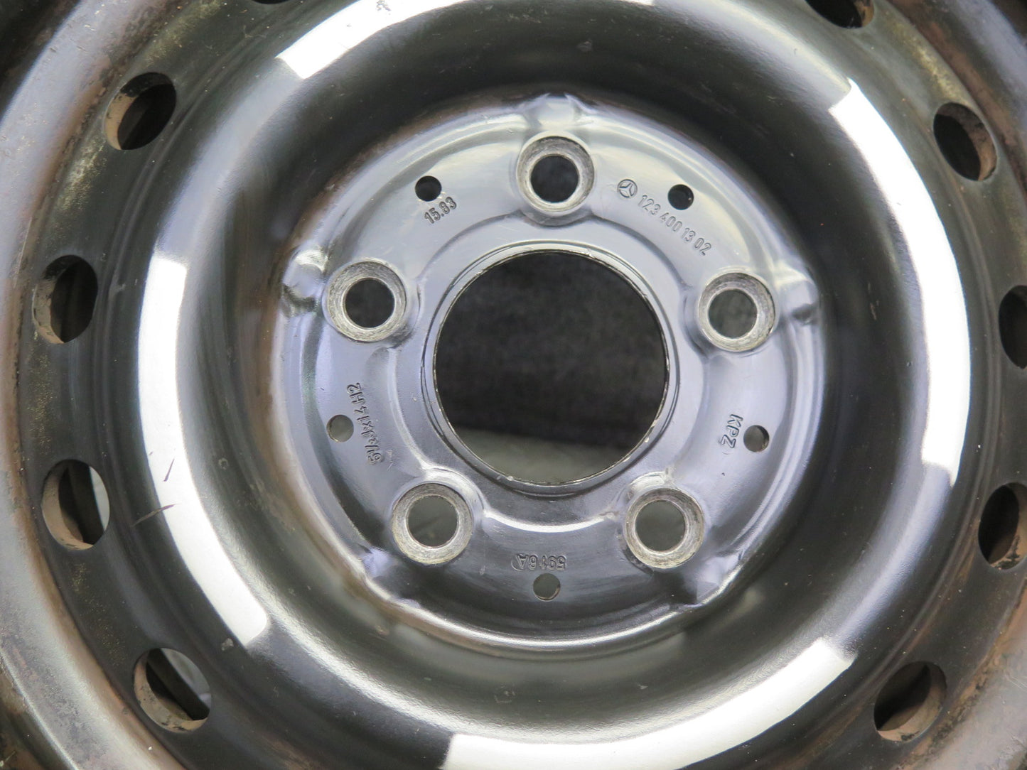 74-85 Mercedes W123 Factory 14" R14 Alloy Wheel Rim 14x5.5J ET30 1234001302 OEM