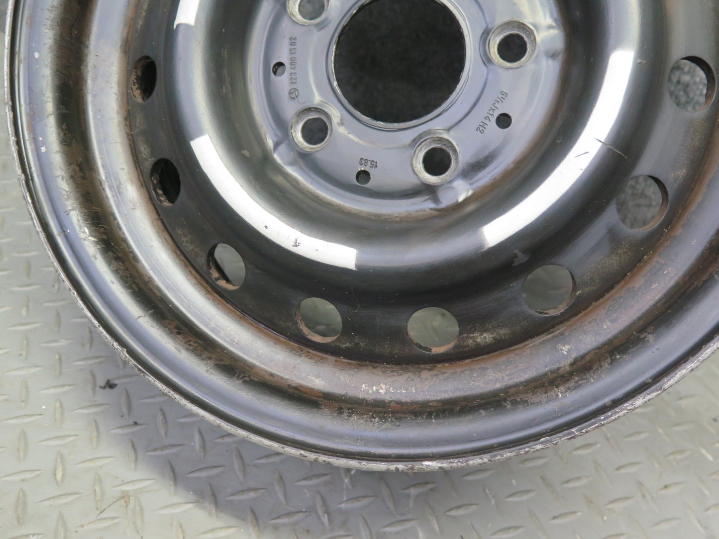 74-85 Mercedes W123 Factory 14" R14 Alloy Wheel Rim 14x5.5J ET30 1234001302 OEM