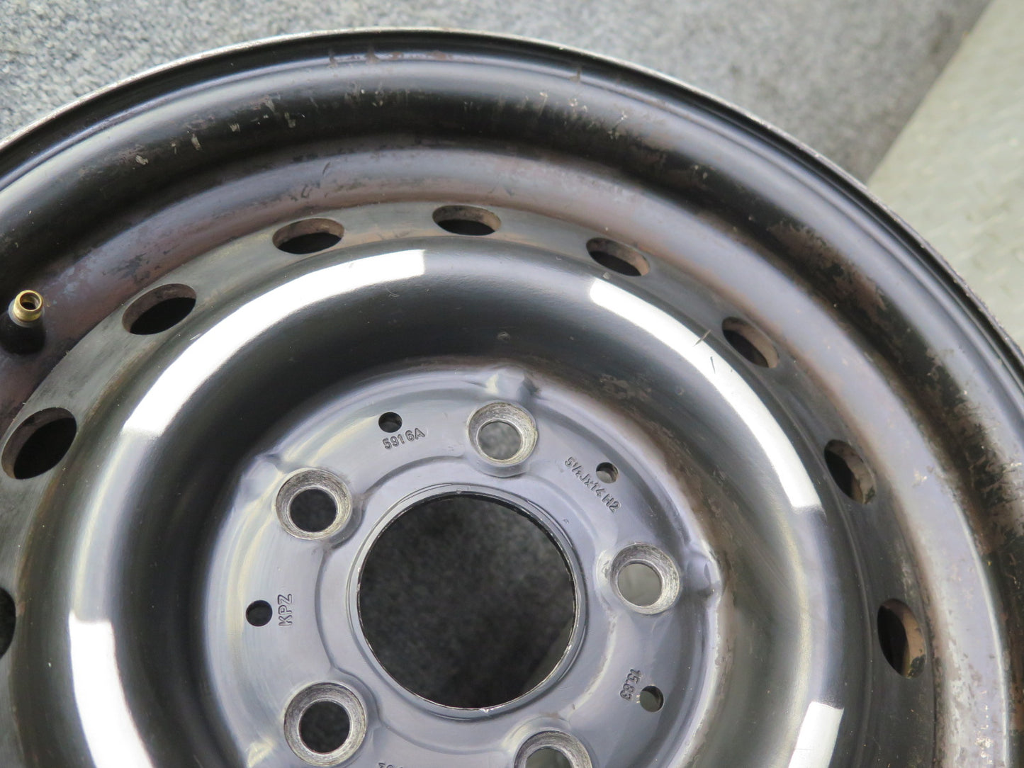 74-85 Mercedes W123 Factory 14" R14 Alloy Wheel Rim 14x5.5J ET30 1234001302 OEM