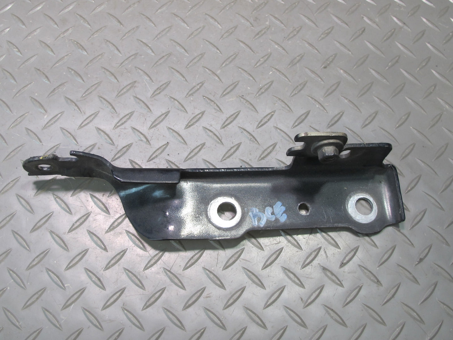 2007-2014 Cadillac Escalade Front Left & Right Hood Hinge Support Bracket Set