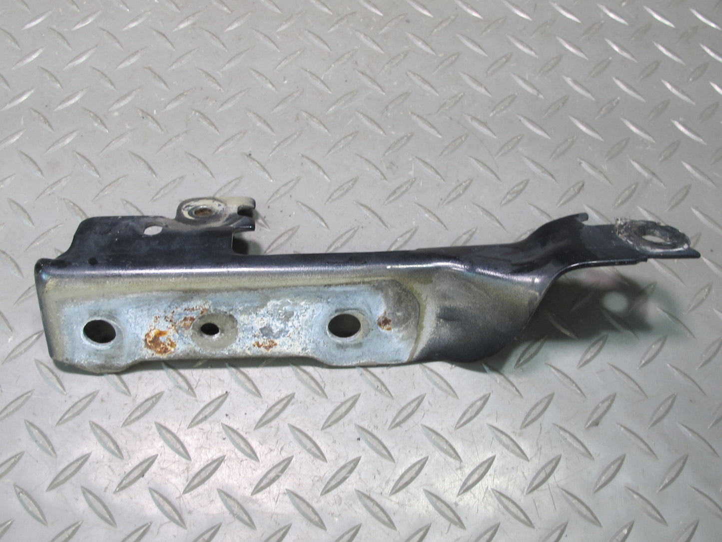 2007-2014 Cadillac Escalade Front Left & Right Hood Hinge Support Bracket Set