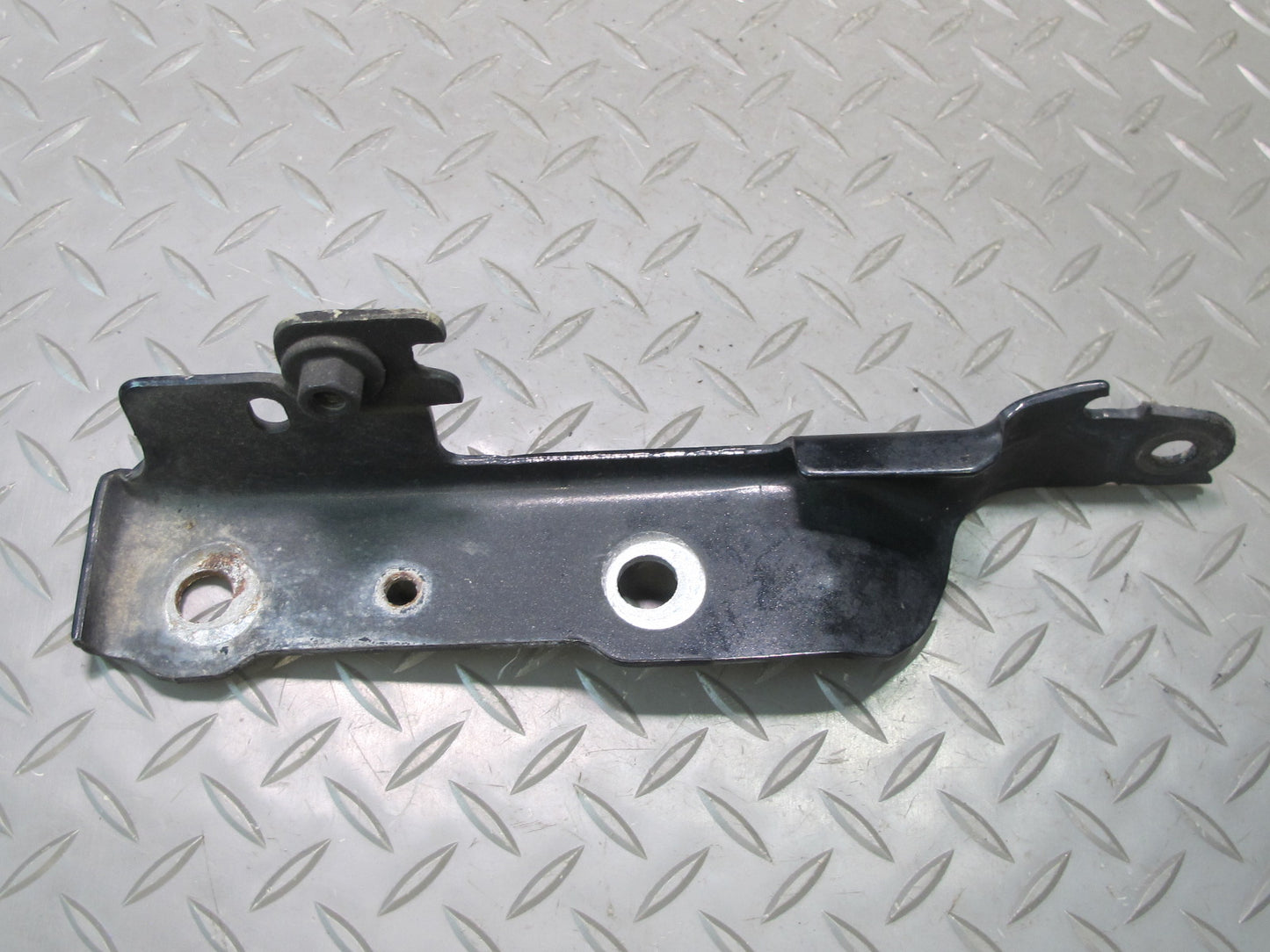 2007-2014 Cadillac Escalade Front Left & Right Hood Hinge Support Bracket Set