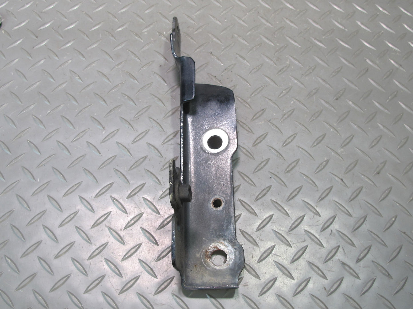 2007-2014 Cadillac Escalade Front Left & Right Hood Hinge Support Bracket Set