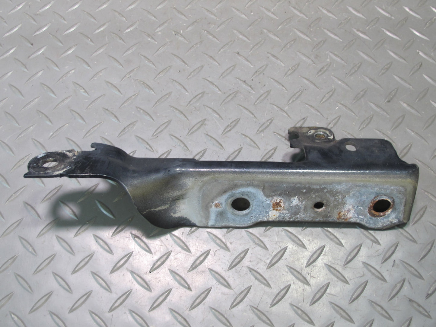 2007-2014 Cadillac Escalade Front Left & Right Hood Hinge Support Bracket Set