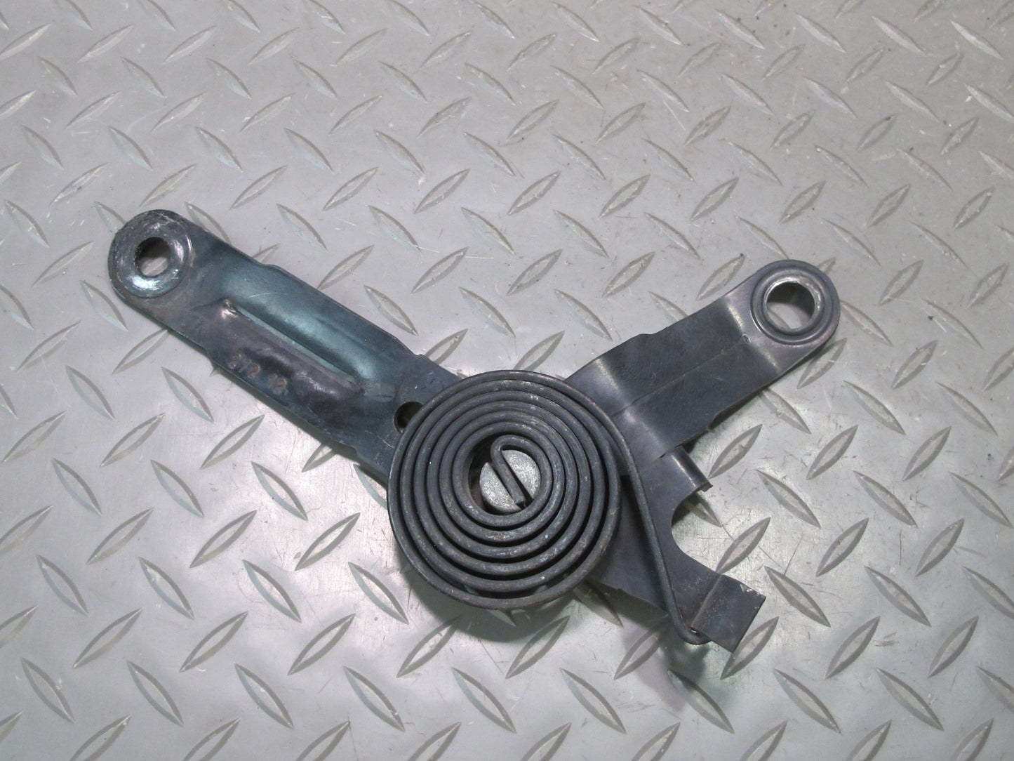 2007-2014 Cadillac Escalade Front Left & Right Hood Hinge Support Bracket Set