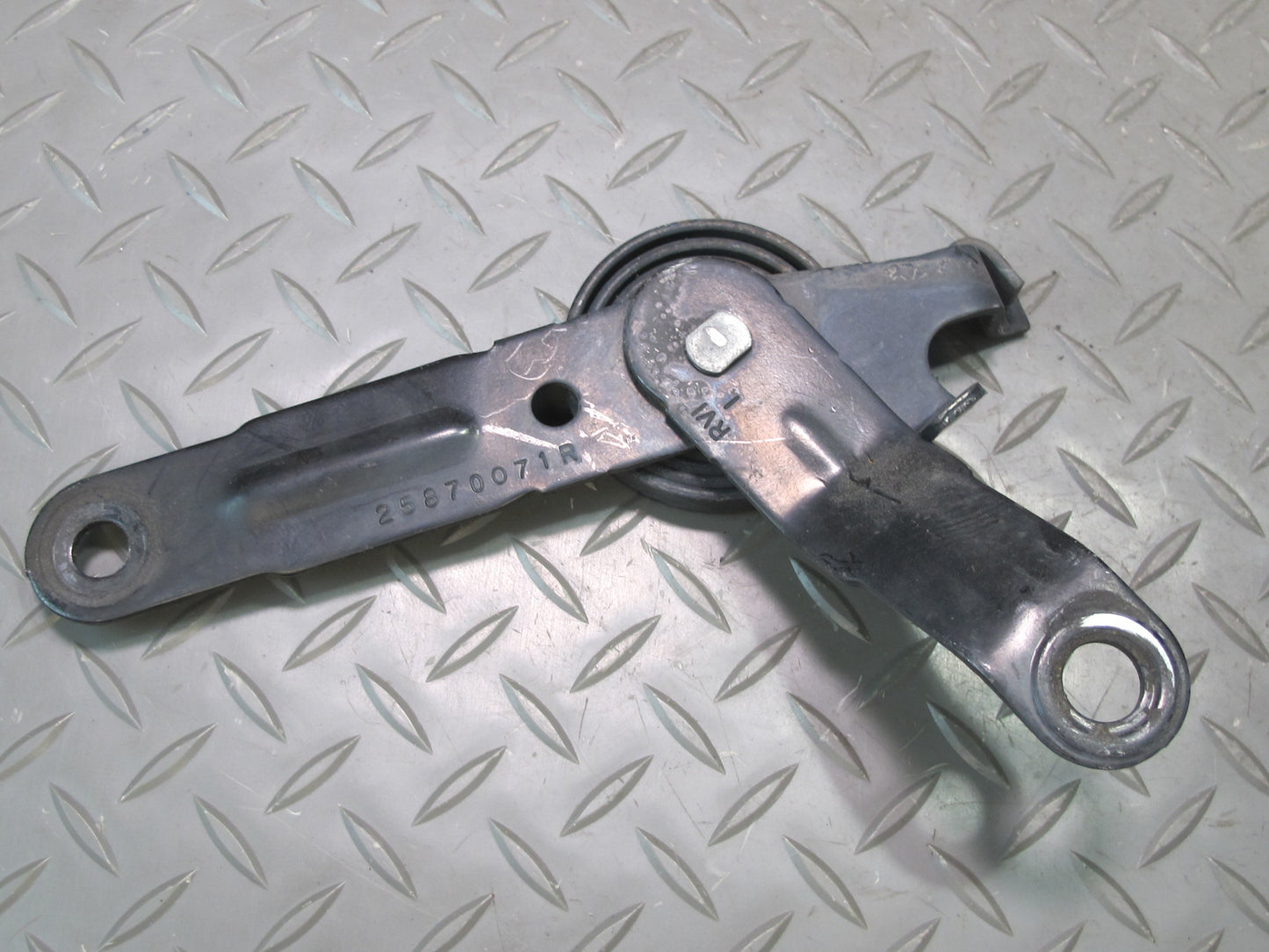 2007-2014 Cadillac Escalade Front Left & Right Hood Hinge Support Bracket Set