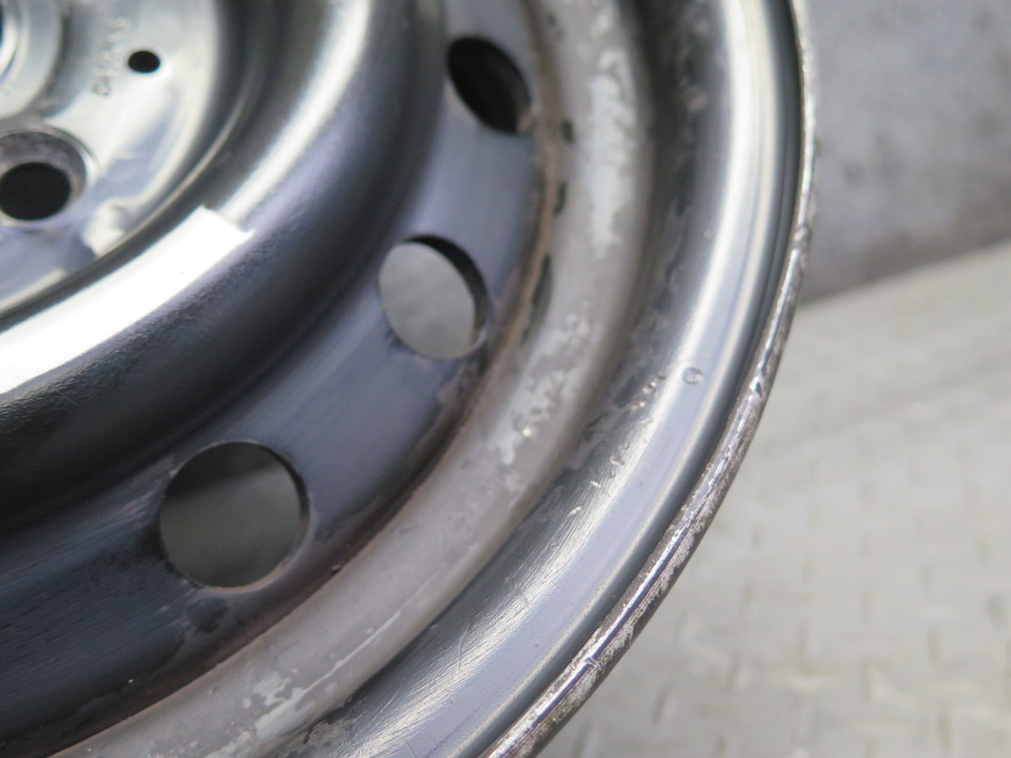 74-85 Mercedes W123 Factory 14" R14 Alloy Wheel Rim 14x5.5J ET30 1234001302 OEM