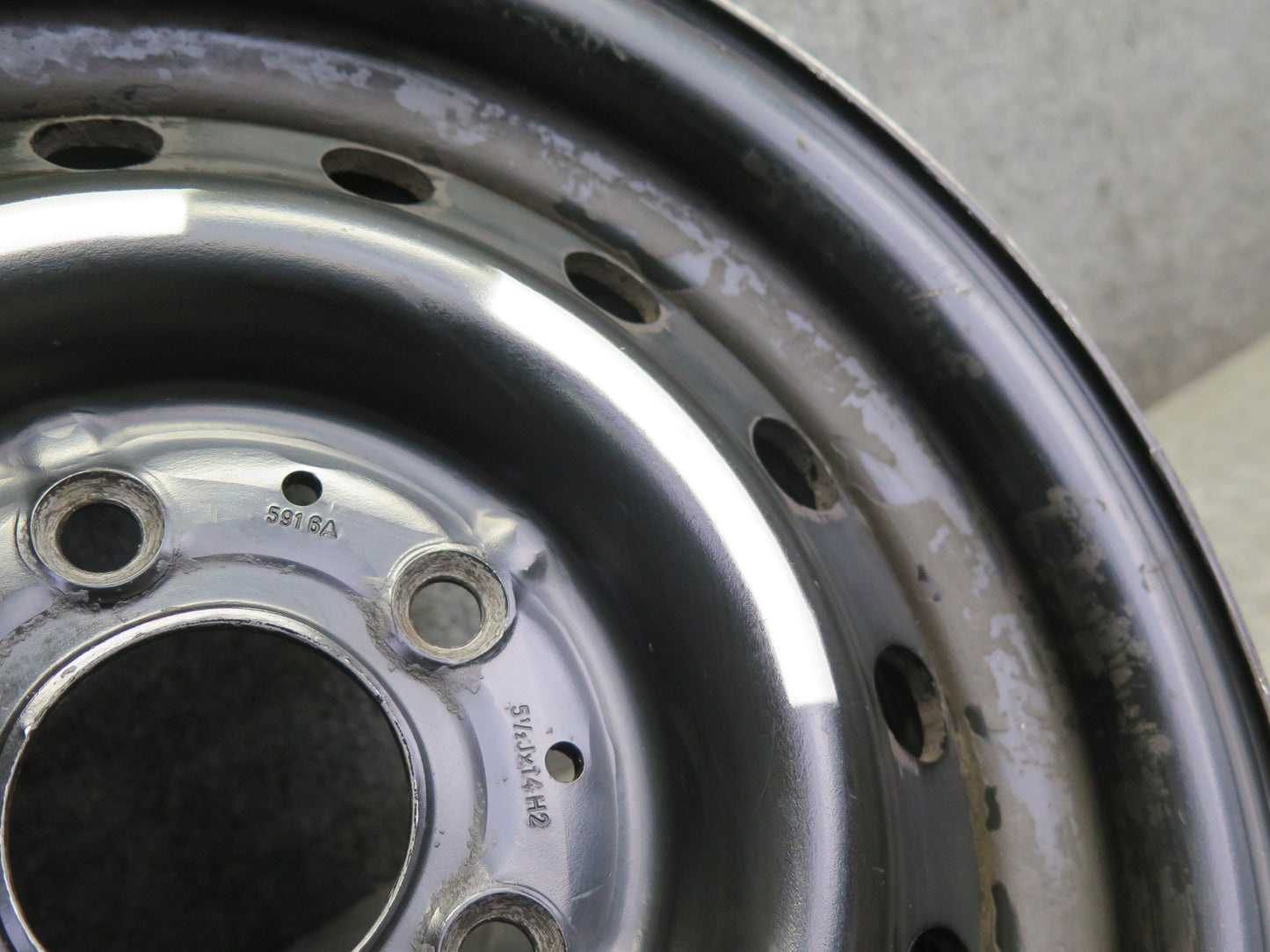 74-85 Mercedes W123 Factory 14" R14 Alloy Wheel Rim 14x5.5J ET30 1234001302 OEM