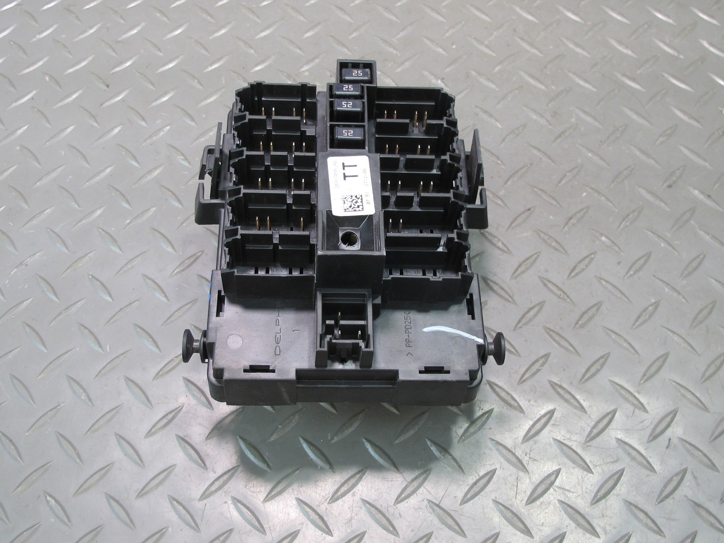 2007-2014 Cadillac Escalade Power Distribution Cabin Junction Box 20813086