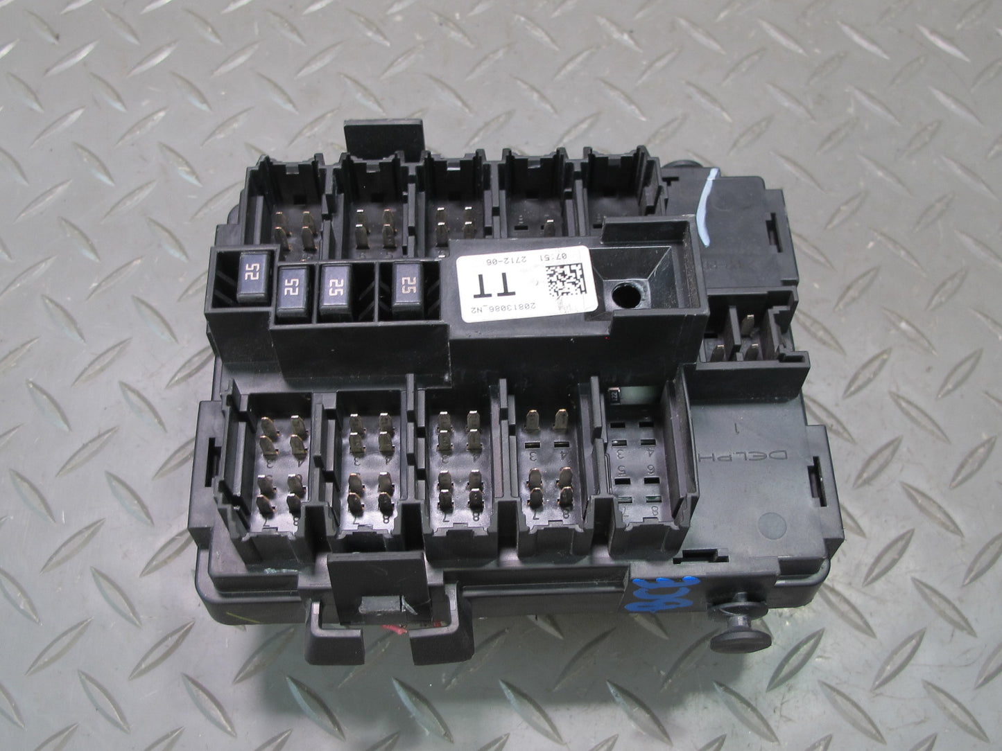 2007-2014 Cadillac Escalade Power Distribution Cabin Junction Box 20813086