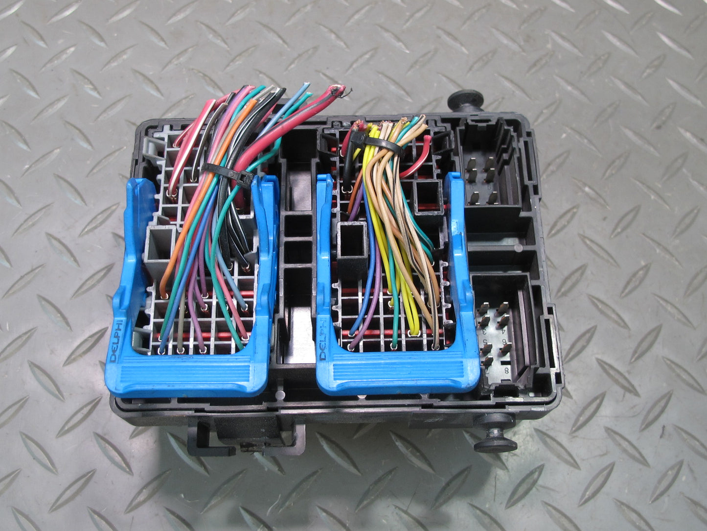 2007-2014 Cadillac Escalade Power Distribution Cabin Junction Box 20813086