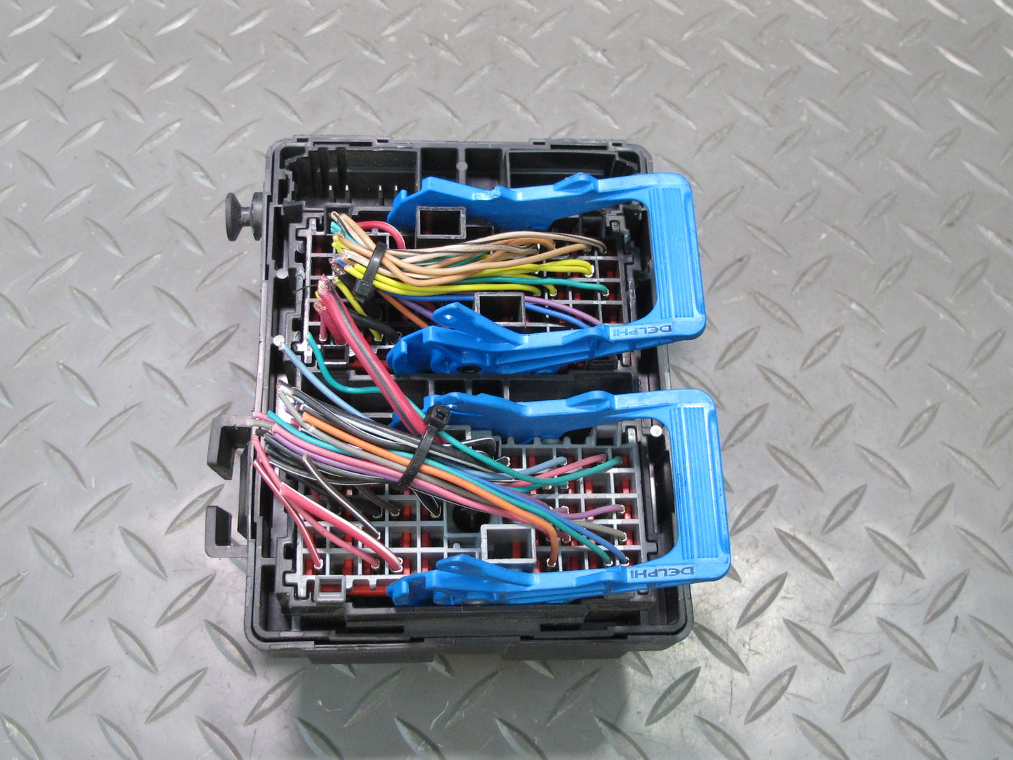 2007-2014 Cadillac Escalade Power Distribution Cabin Junction Box 20813086