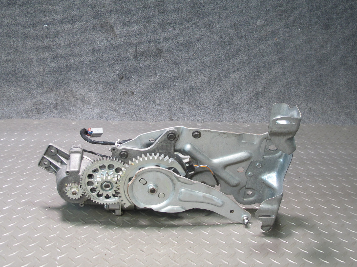 2007-2014 Cadillac Escalade Rear Trunk Liftgate Tailgate Actuator Motor Rod Set