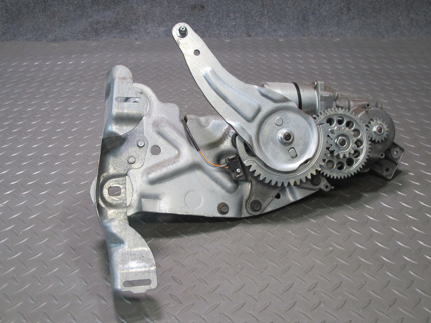 2007-2014 Cadillac Escalade Rear Trunk Liftgate Tailgate Actuator Motor Rod Set