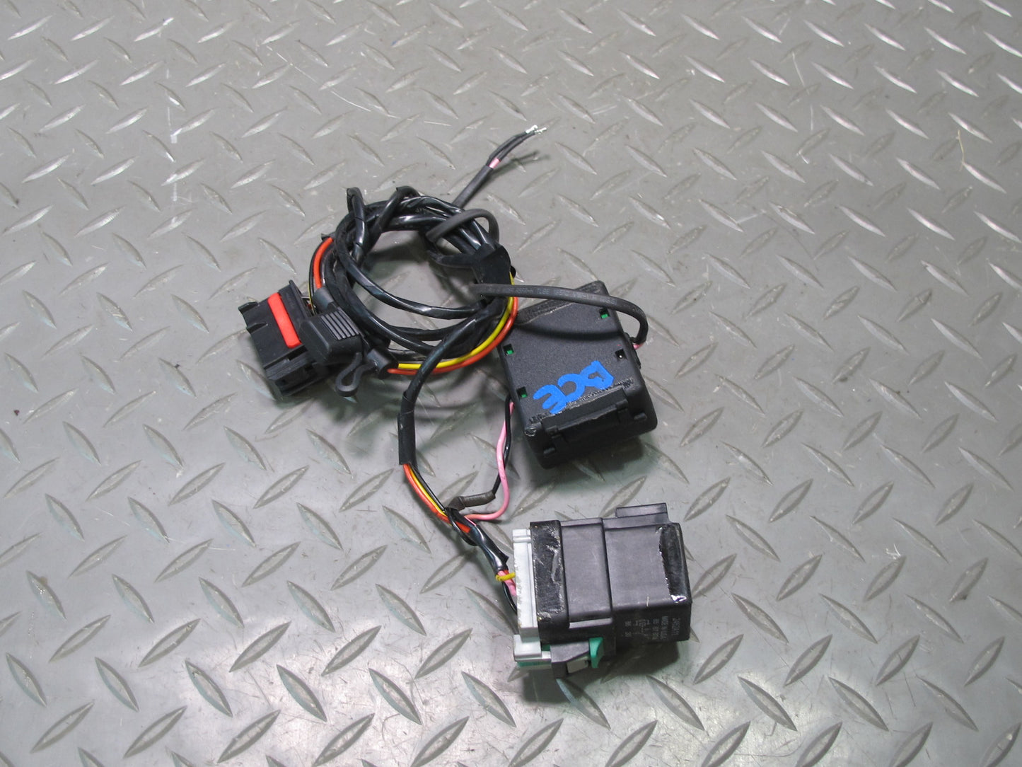 2009-2014 Cadillac Escalade Relay Block Harness Assembly