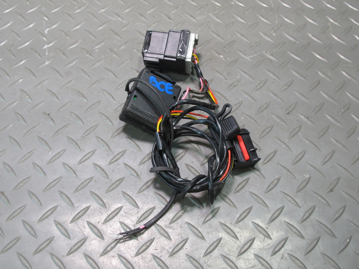 2009-2014 Cadillac Escalade Relay Block Harness Assembly