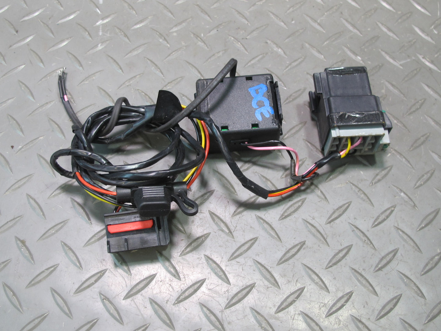2009-2014 Cadillac Escalade Relay Block Harness Assembly