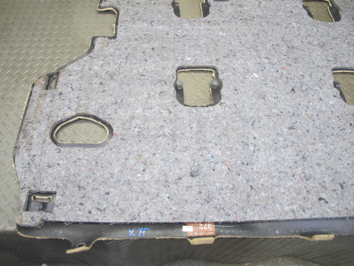 2003-2007 Lexus UZJ100L LX470 Rear Trunk Floor Cargo MAT Carpet Cover