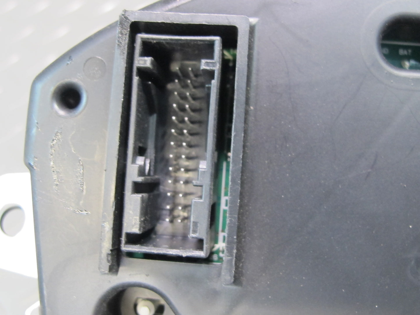 2013-2014 Cadillac Escalade Instrument Cluster Gauge Speedometer