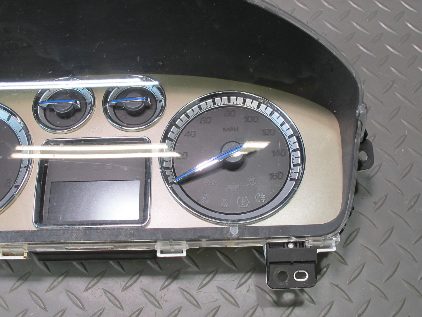 2013-2014 Cadillac Escalade Instrument Cluster Gauge Speedometer
