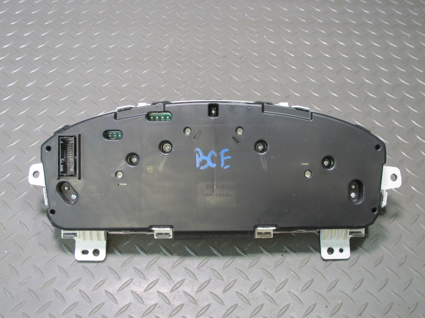 2013-2014 Cadillac Escalade Instrument Cluster Gauge Speedometer