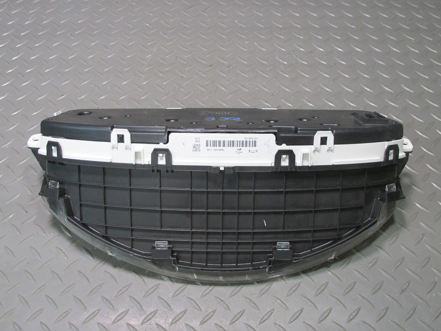 2013-2014 Cadillac Escalade Instrument Cluster Gauge Speedometer