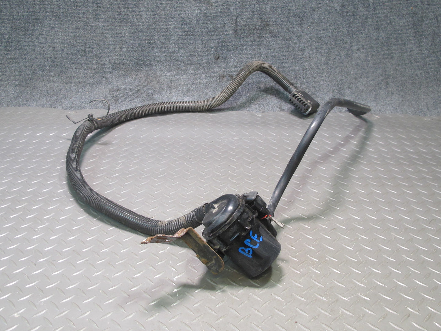 2009-2014 Cadillac Escalade Fuel Evap Vapor Charcoal Canister