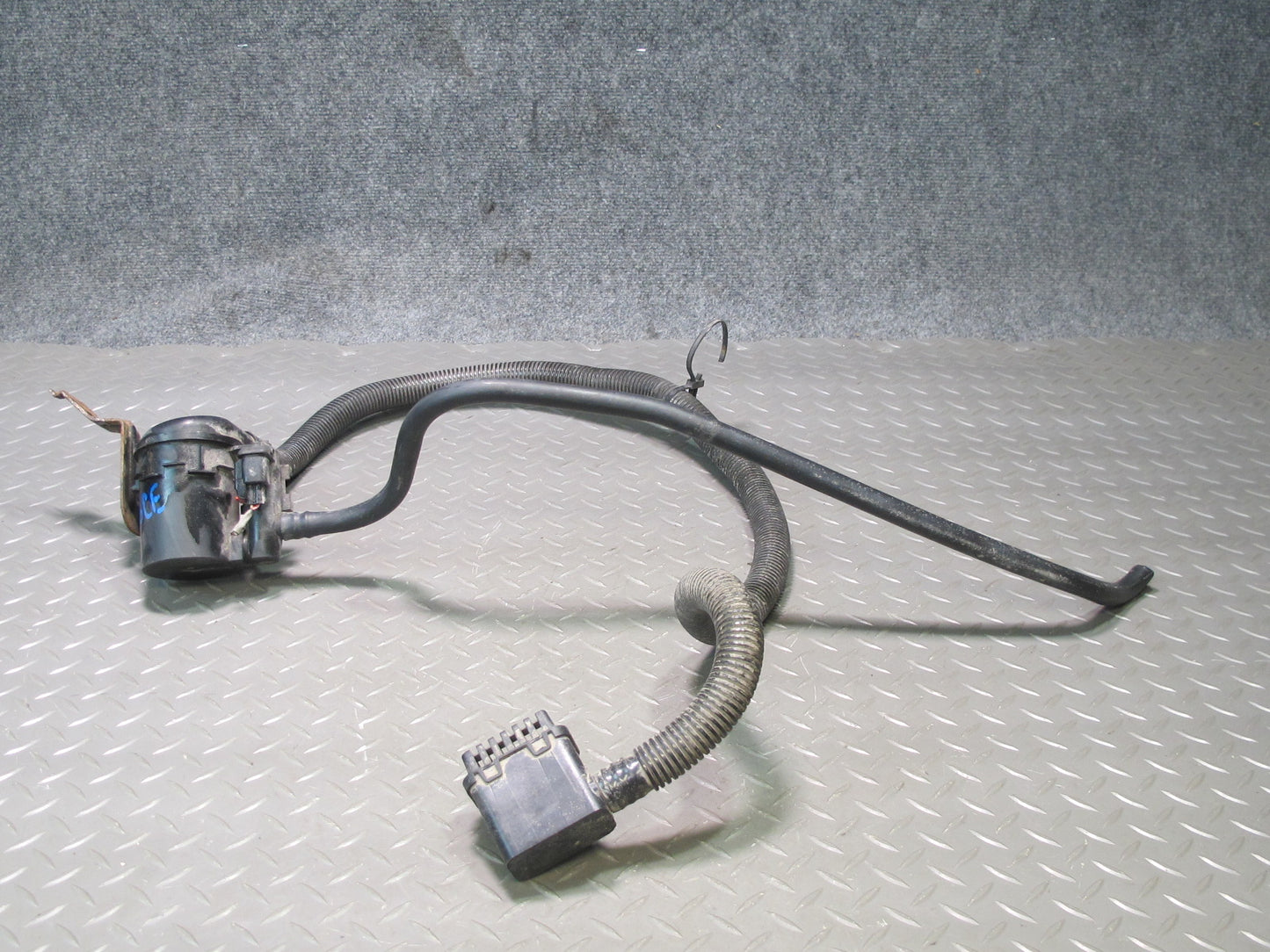 2009-2014 Cadillac Escalade Fuel Evap Vapor Charcoal Canister