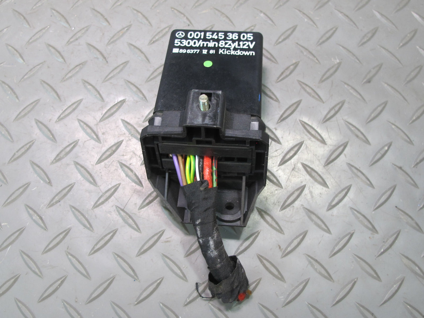 81-85 Mercedes R107 380SL Fuel Pump Relay Module Unit 0015453605 OEM