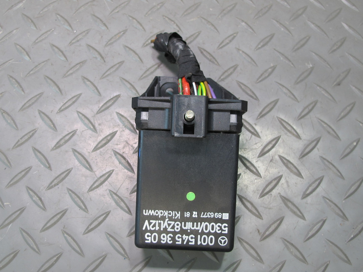 81-85 Mercedes R107 380SL Fuel Pump Relay Module Unit 0015453605 OEM