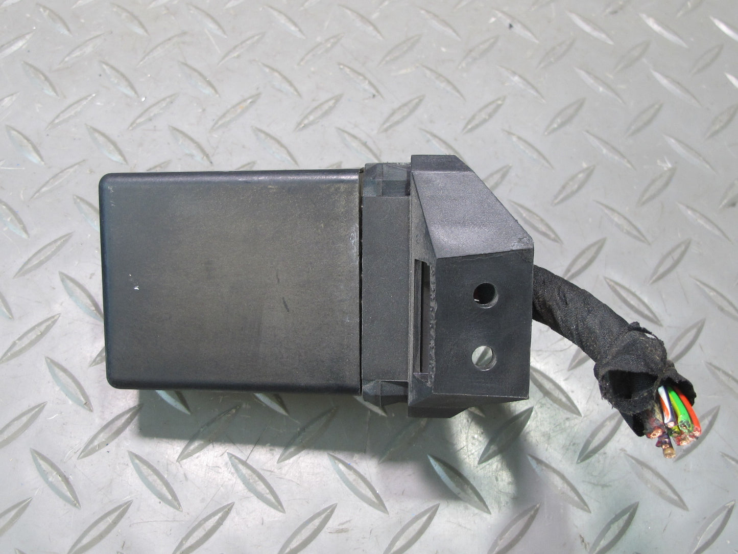 81-85 Mercedes R107 380SL Fuel Pump Relay Module Unit 0015453605 OEM