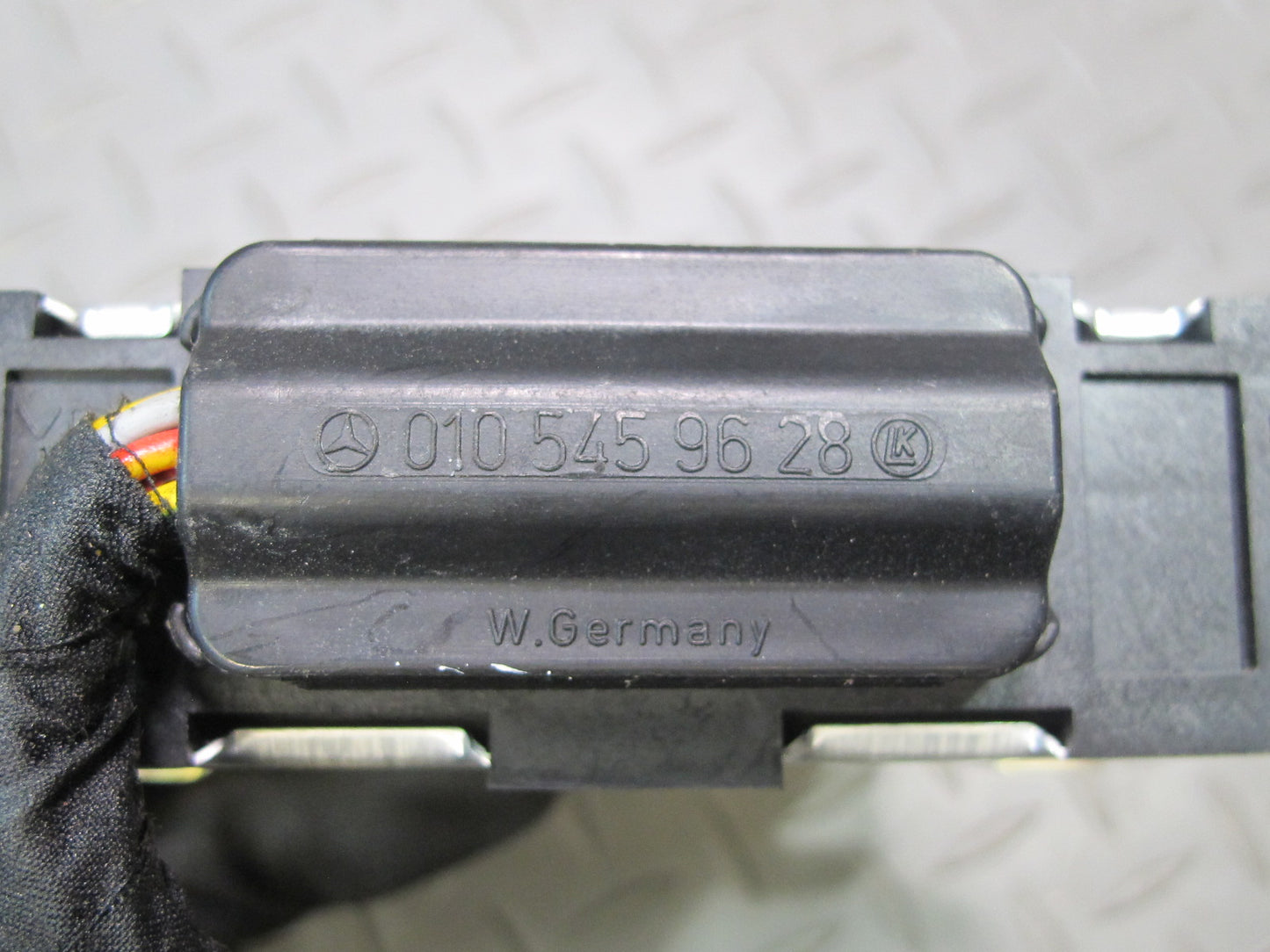 81-85 Mercedes R107 380SL Cruise Control Module Unit 0035450732 OEM