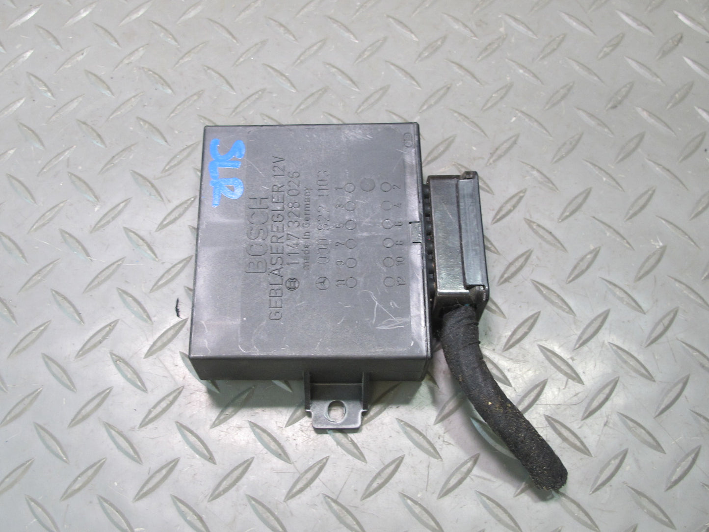 73-89 Mercedes R107 A/C Blower Motor Climate Control Module Relay 0008221103 OEM