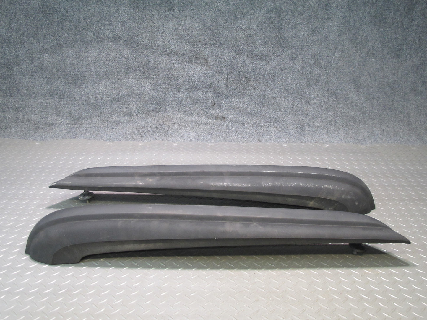73-89 Mercedes R107 Rear Bumper Left & Right Extension Rubber END Pad OEM
