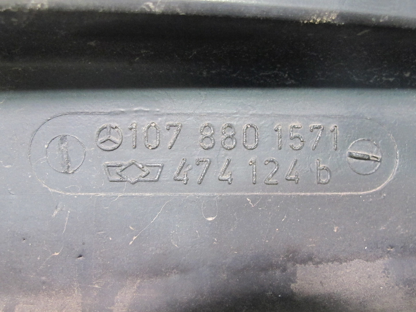 73-89 Mercedes R107 Rear Bumper Left & Right Extension Rubber END Pad OEM