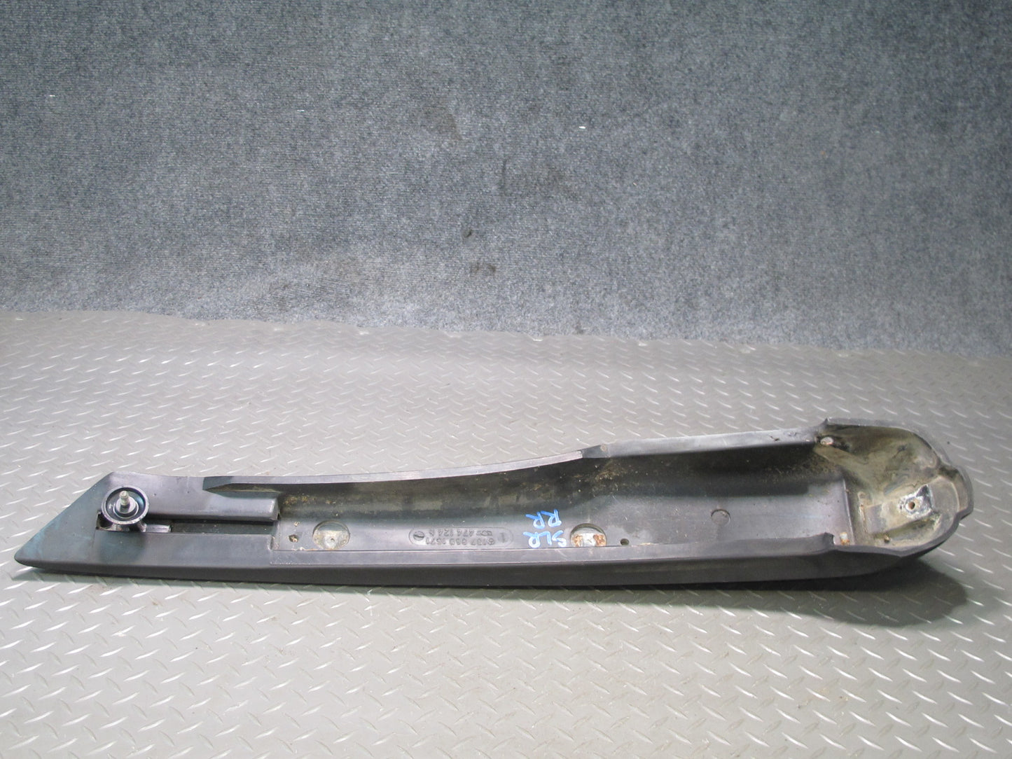 73-89 Mercedes R107 Rear Bumper Left & Right Extension Rubber END Pad OEM