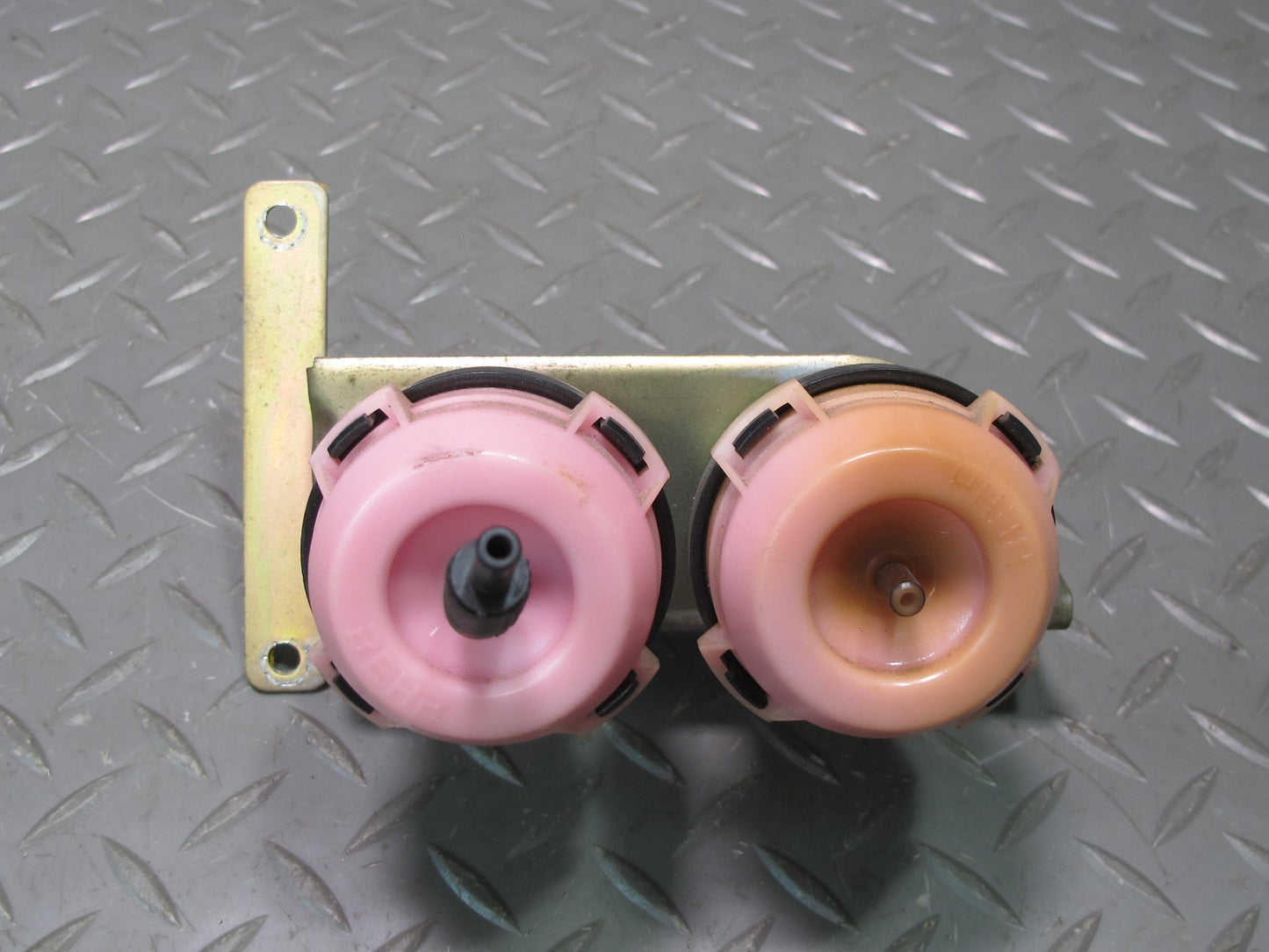 81-85 Mercedes R107 Left Heater Blower Box Vacuum Actuator Valve OEM