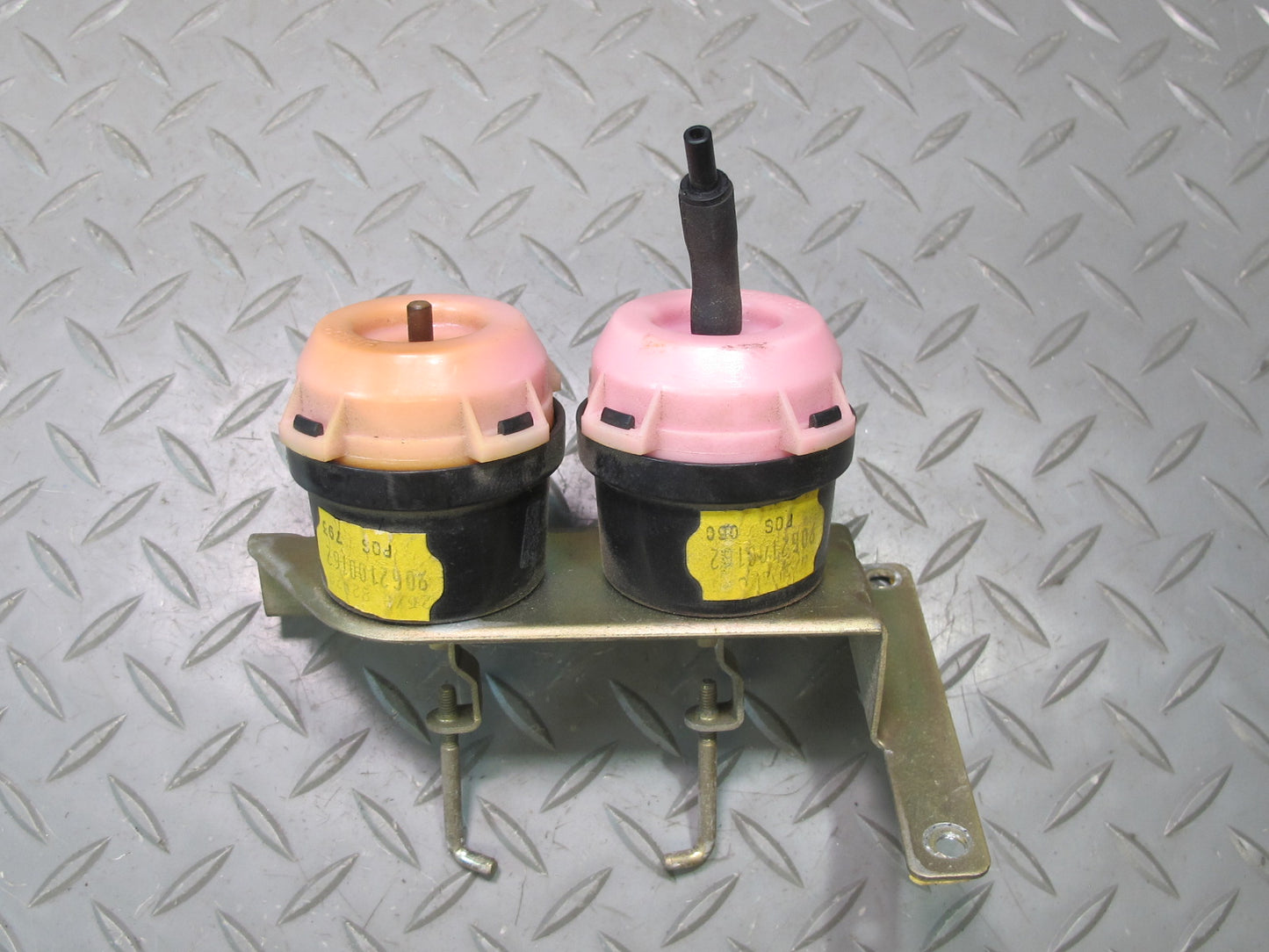 81-85 Mercedes R107 Left Heater Blower Box Vacuum Actuator Valve OEM