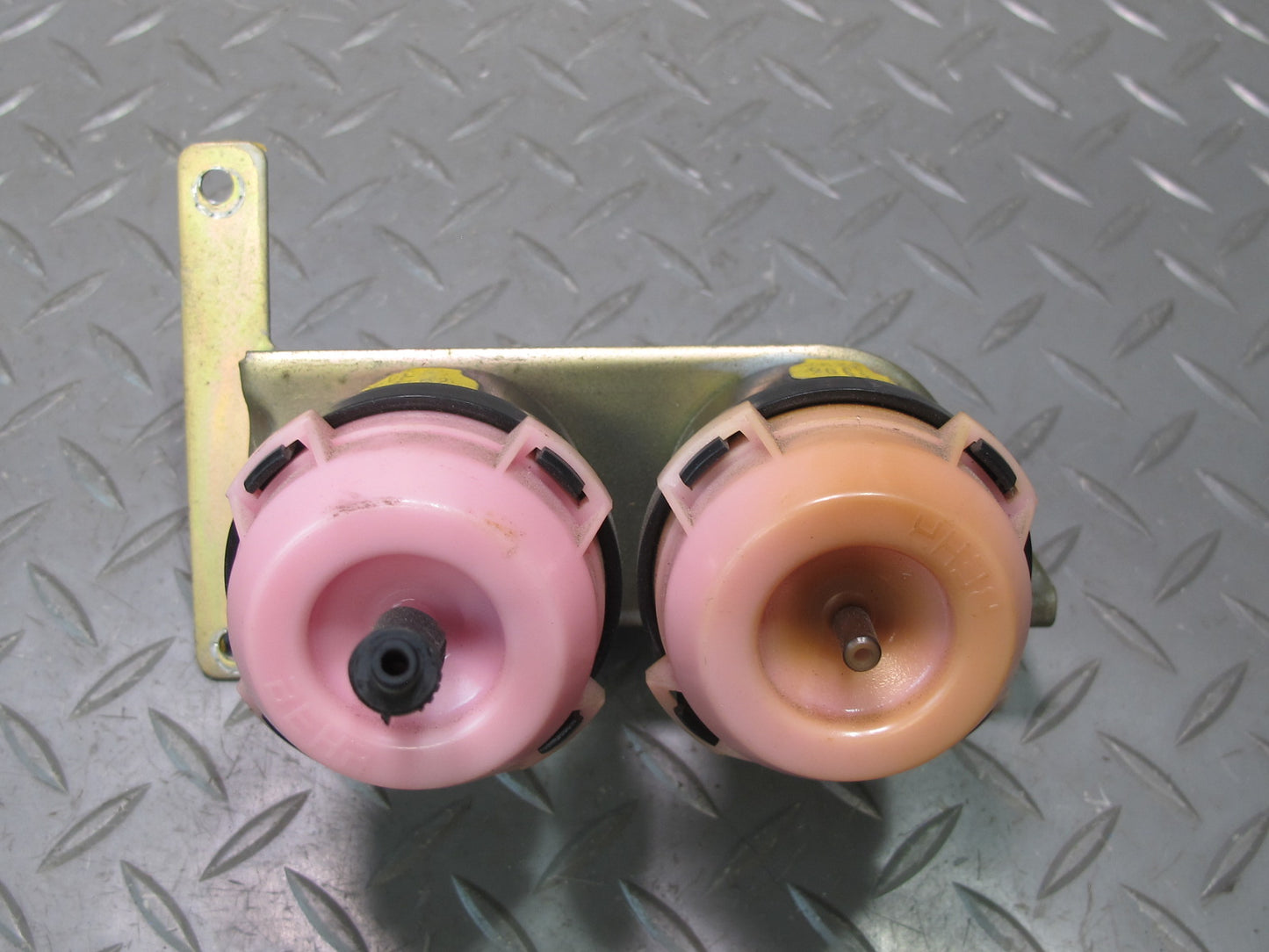 81-85 Mercedes R107 Left Heater Blower Box Vacuum Actuator Valve OEM