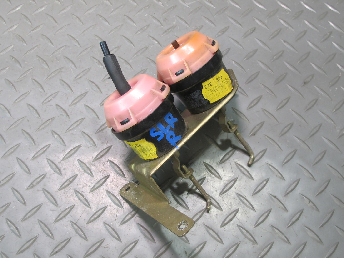 81-85 Mercedes R107 Right Heater Blower Box Vacuum Actuator Valve OEM