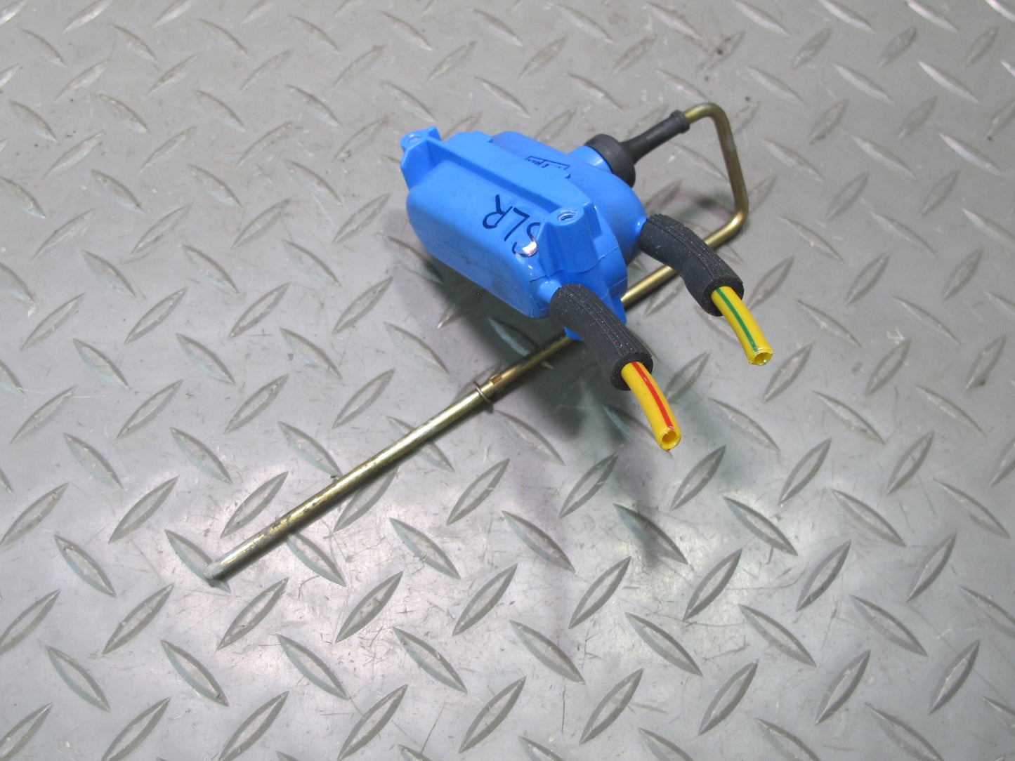 73-85 Mercedes R107 Gas Fuel Tank Door Lid Lock Vacuum Actuator OEM