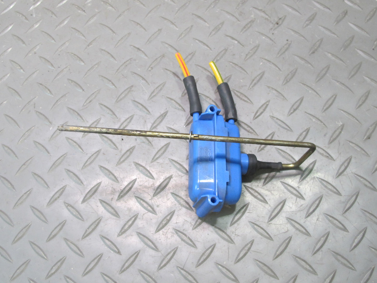 73-85 Mercedes R107 Gas Fuel Tank Door Lid Lock Vacuum Actuator OEM