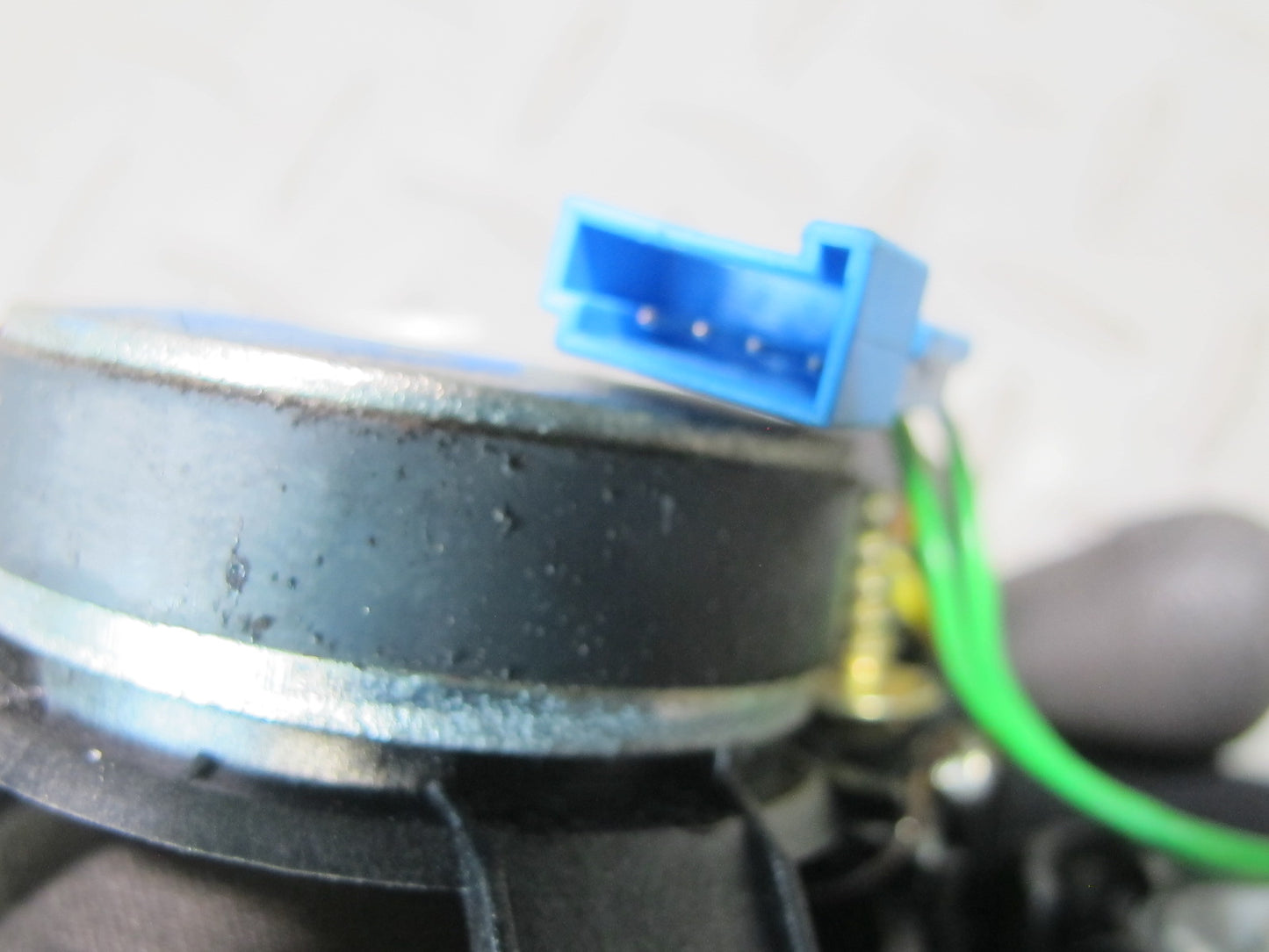 01-06 BMW E46 330Ci Set of 2 Front Left & Right Door Hi-fi Speaker OEM