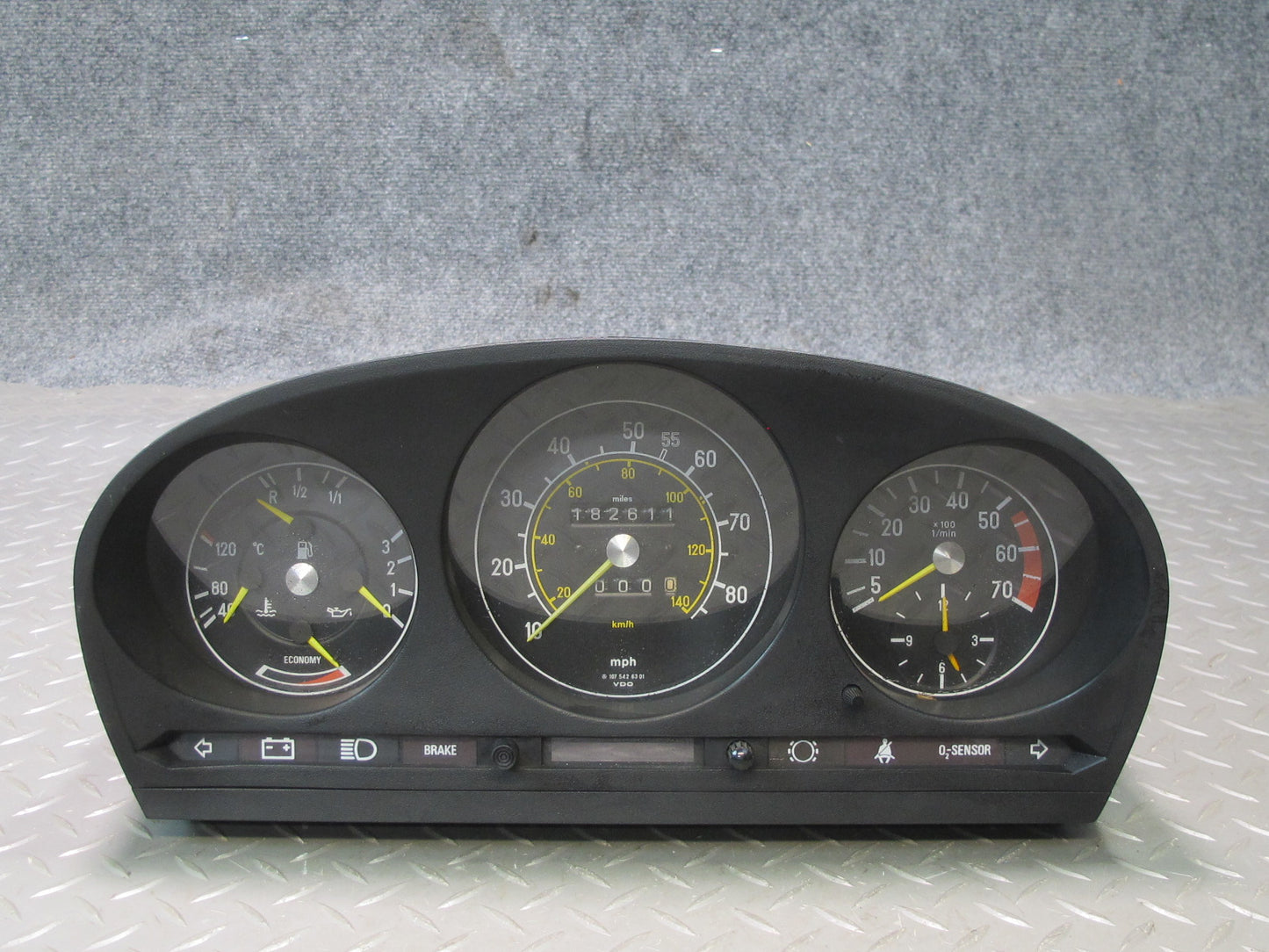 81-85 Mercedes R107 380SL Instrument Cluster Gauge Speedometer OEM