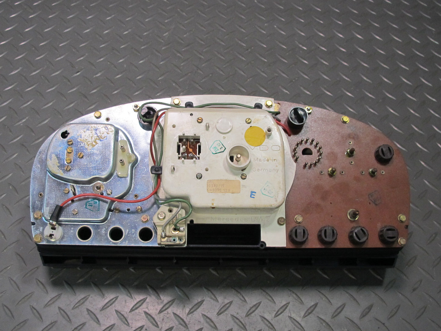 81-85 Mercedes R107 380SL Instrument Cluster Gauge Speedometer OEM