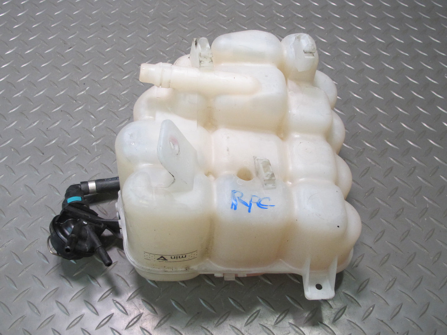 2011-2018 Porsche Cayenne 958 Radiator Coolant Overflow Expansion Tank