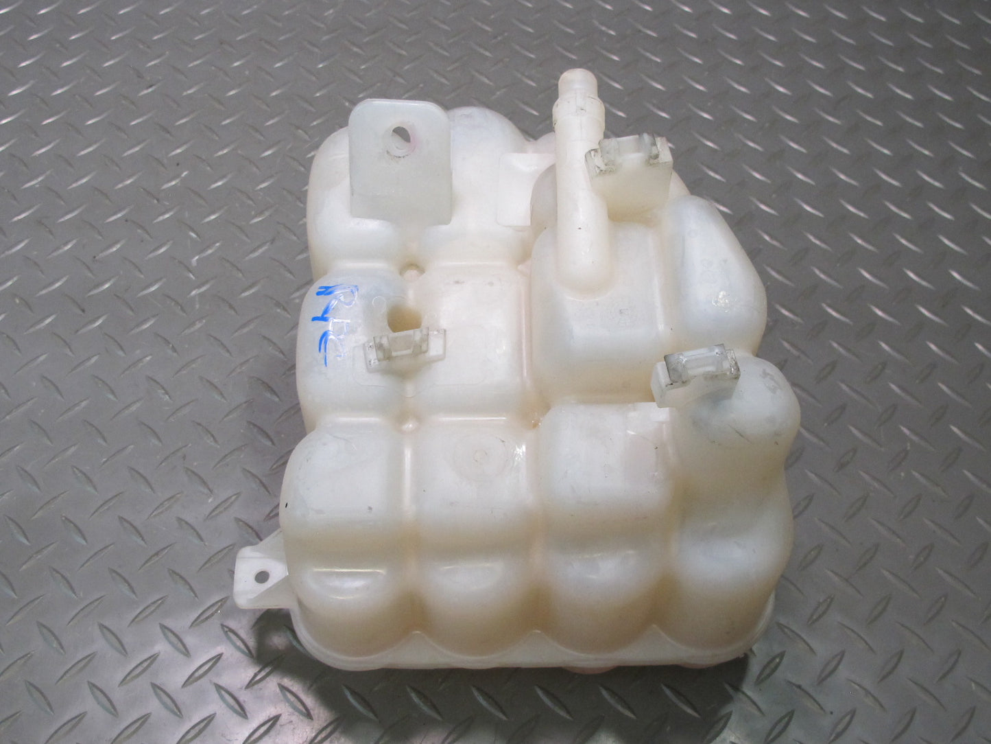 2011-2018 Porsche Cayenne 958 Radiator Coolant Overflow Expansion Tank