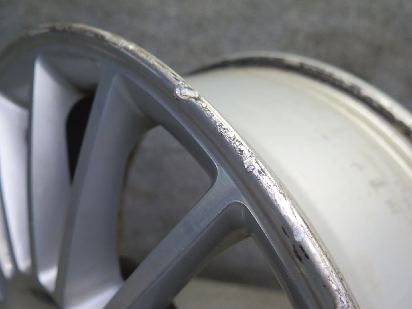 05-11 Mercedes R171 SLK55 AMG Front R18 18" Alloy Wheel Rim 18x7.5J ET37 OEM