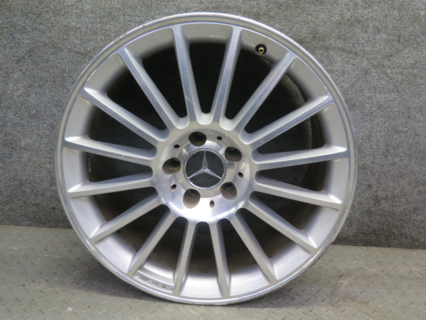 05-11 Mercedes R171 SLK55 AMG Rear R18 18" Alloy Wheel Rim 18x8.5J ET30 OEM
