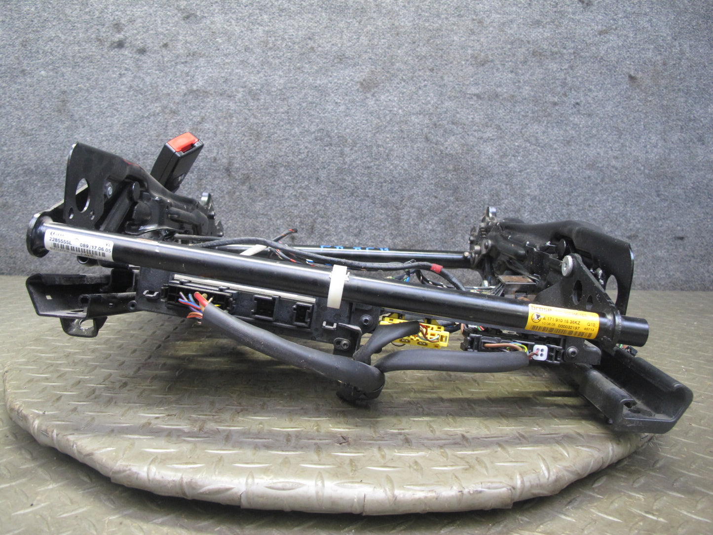 05-08 Mercedes R171 SLK55 AMG Front Left Seat Track w Motors & Module Assy OEM